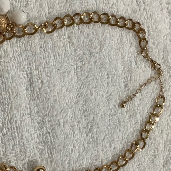 Cha Cha Necklace Textured & Smooth Gold-Tone Beads & Faceted White Beads - Picture 8 of 14